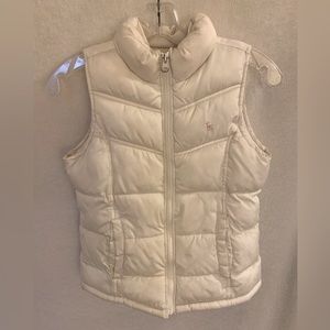 NWOT Puffy white vest from Old Navy